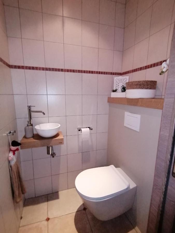 Le Clos Du Montys Louveigné Buitenkant foto